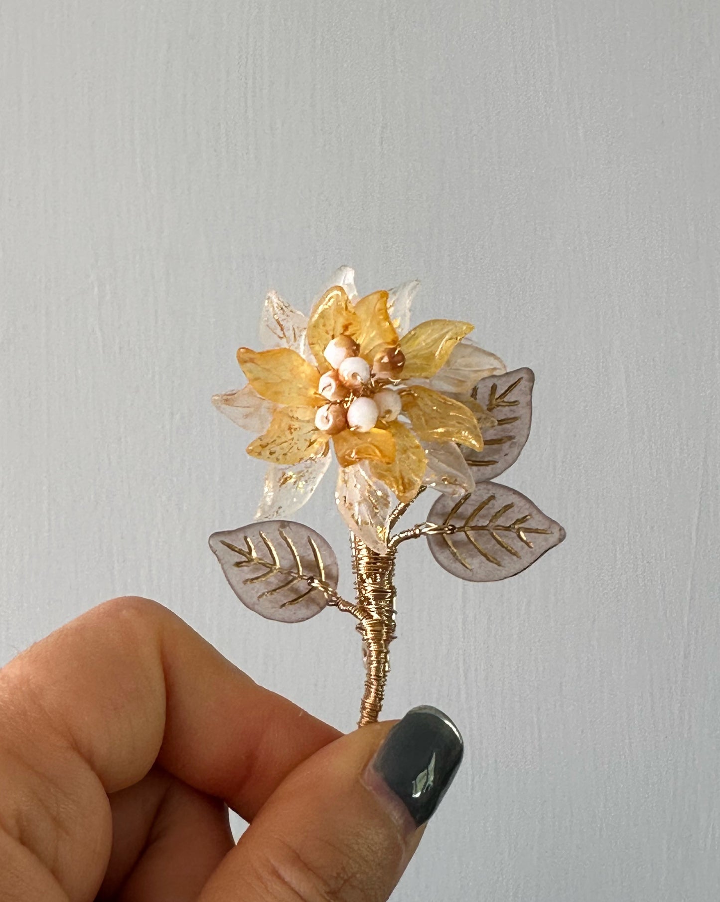 Sonnet of dahlia small flower brooch in yellow