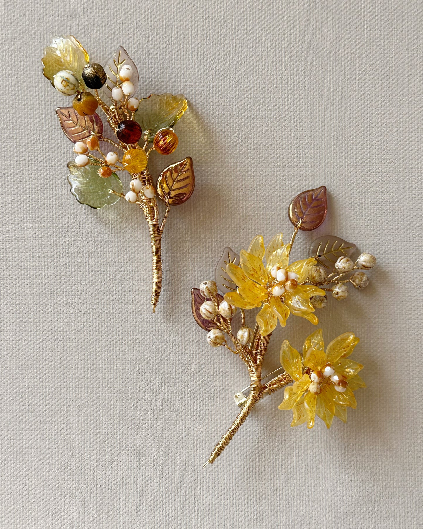 Luxurious foliage brooch in Autumn