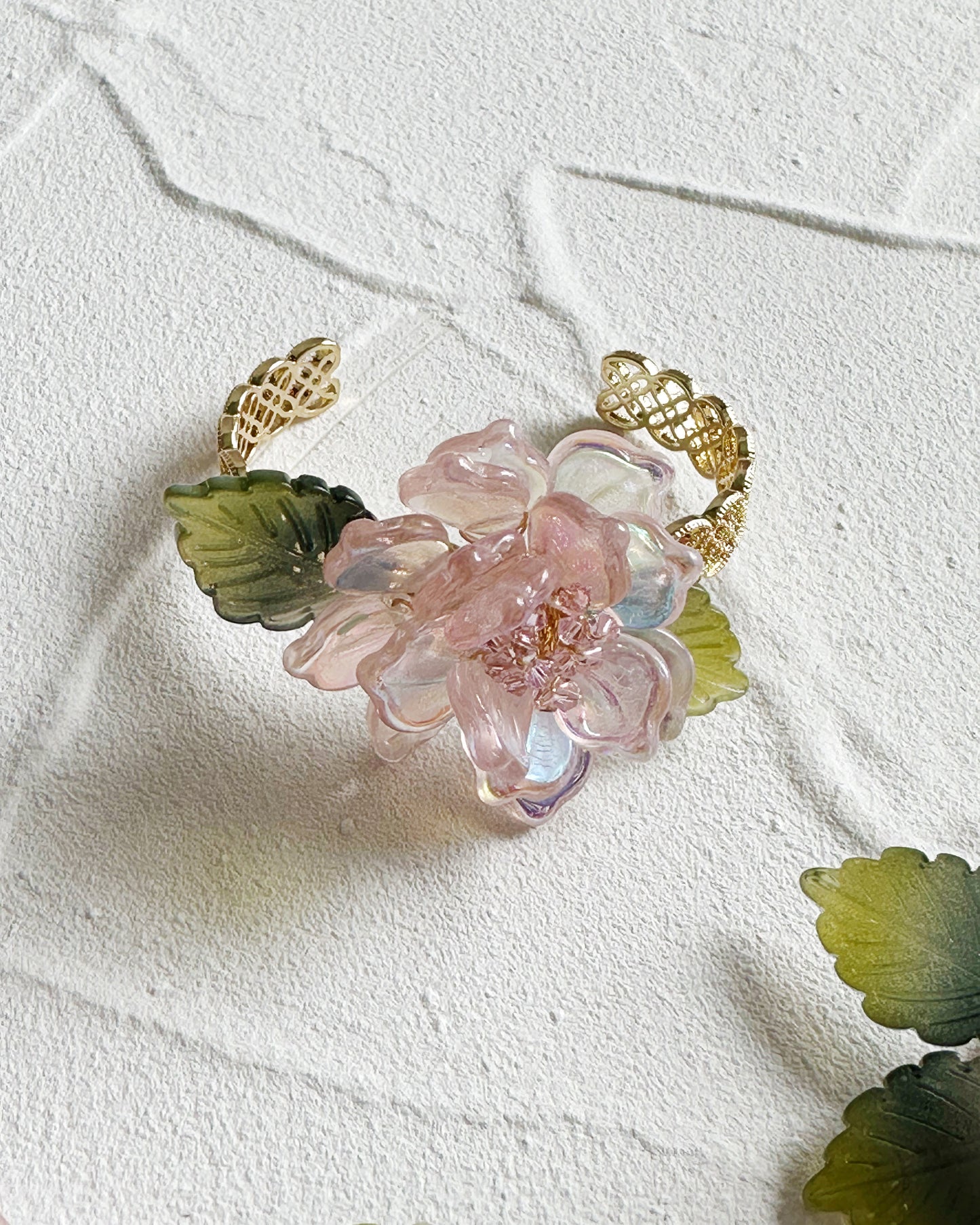 The new peony everyday bangle in aurora borealis pink