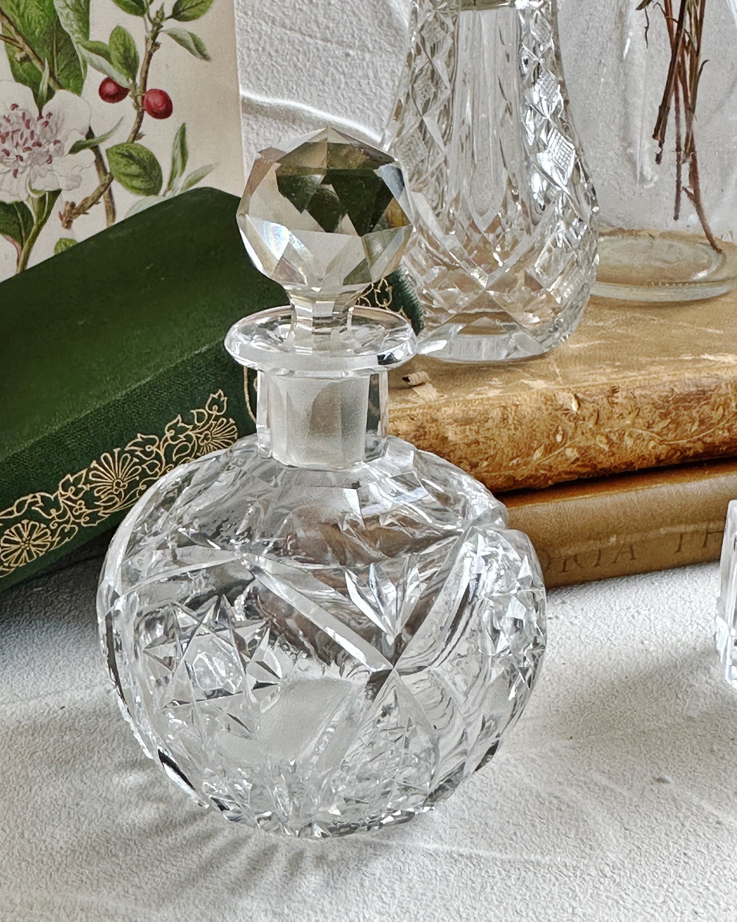 Antique Edwardian Kaheksakand cut glass perfume bottle