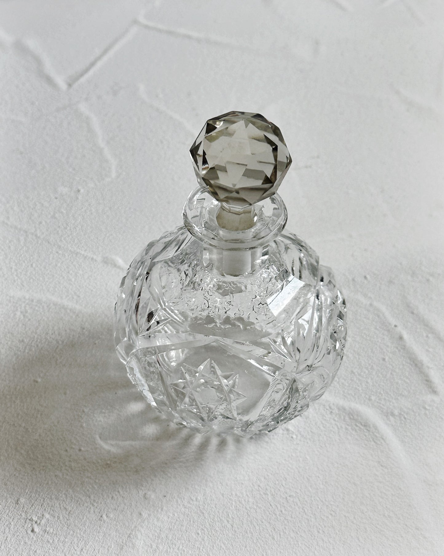 Antique Edwardian Kaheksakand cut glass perfume bottle