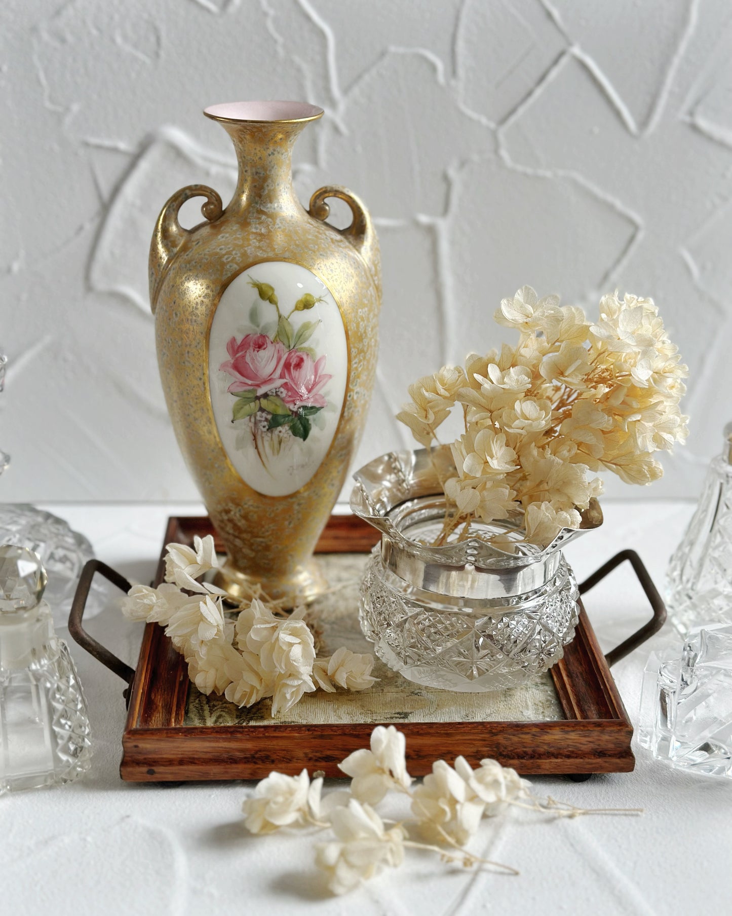Antique Edwardian 1913 English Worcester hand painted rose porcelain vase
