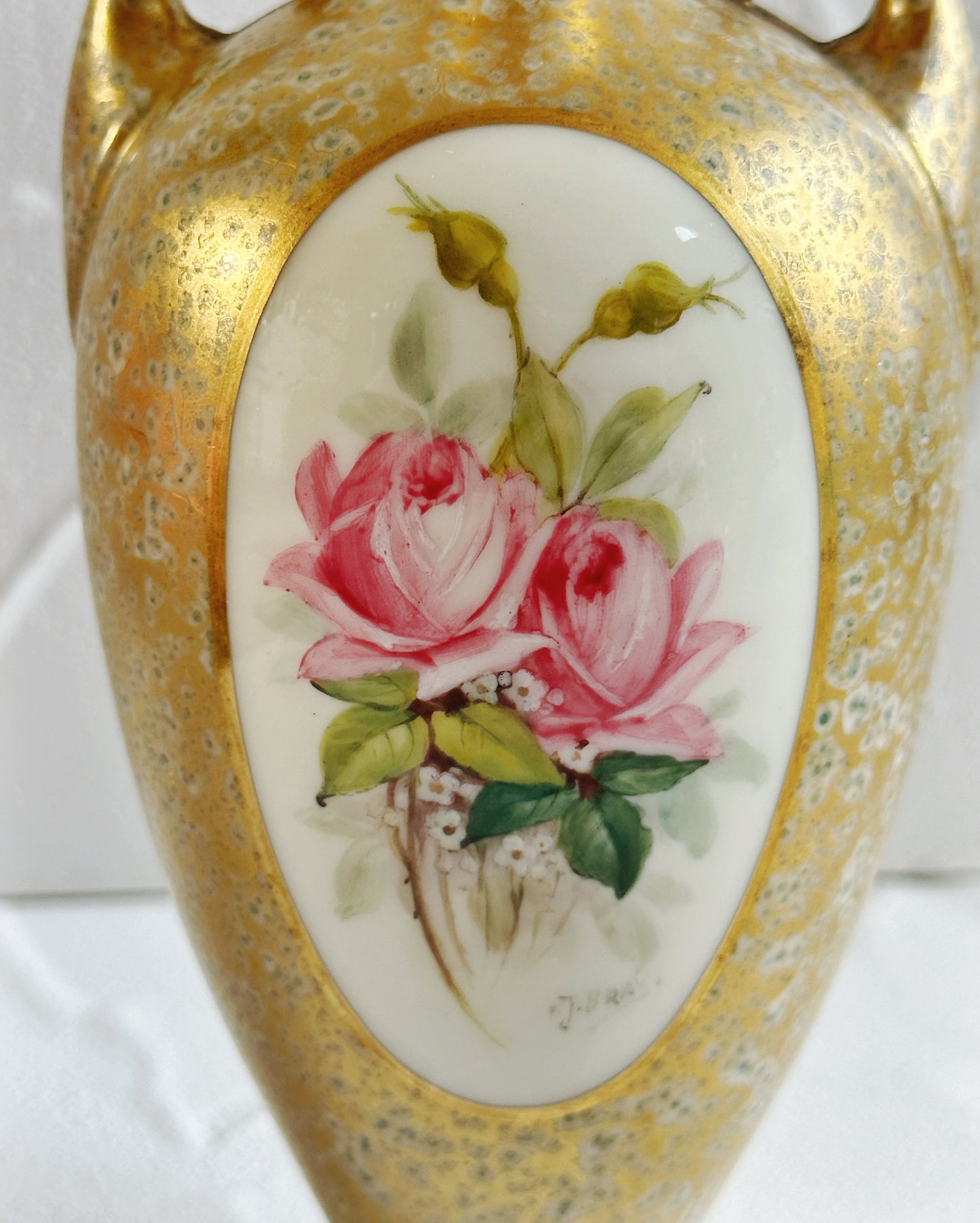 Antique Edwardian 1913 English Worcester hand painted rose porcelain vase
