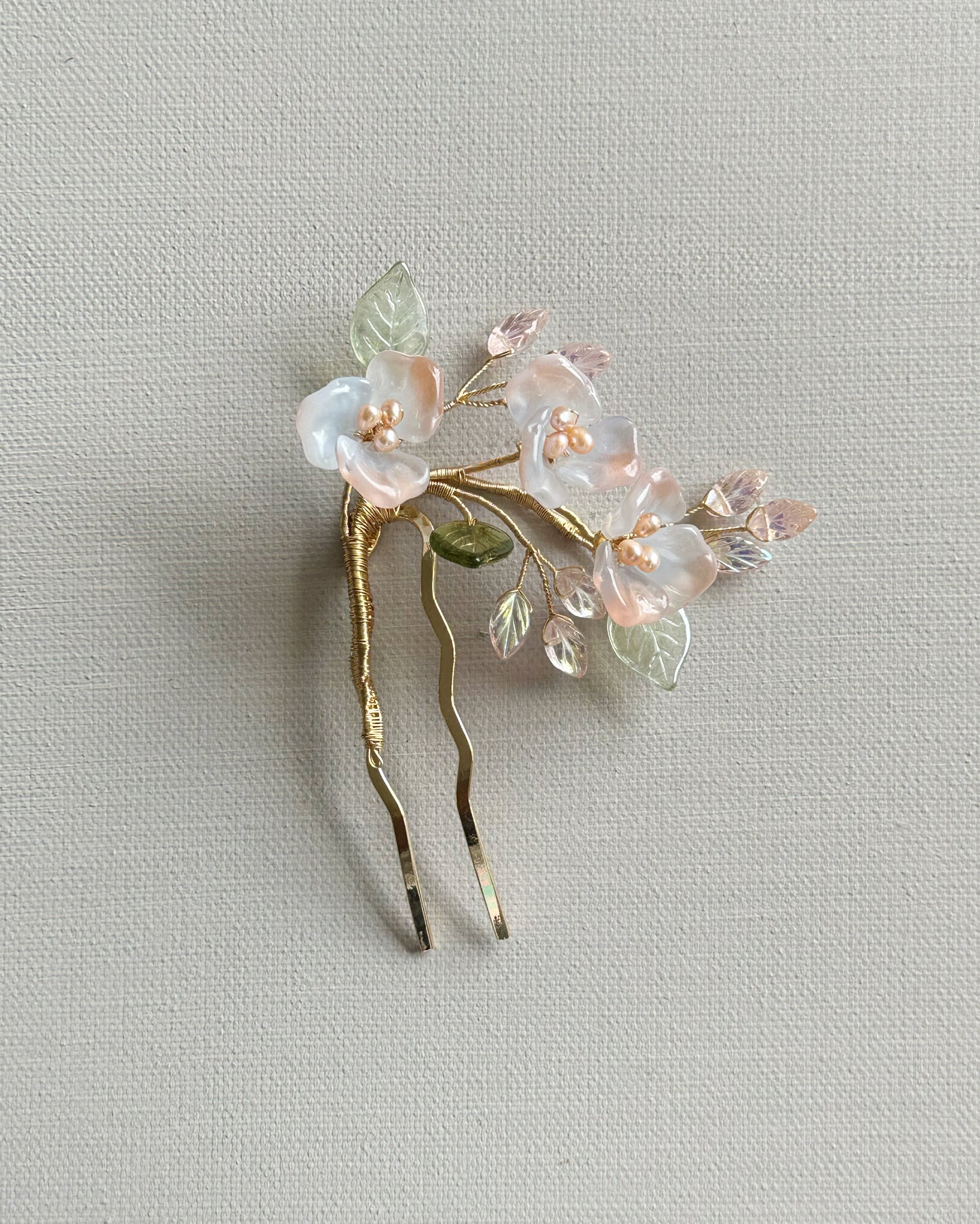 Elizabeth's English garden small floral hairpin