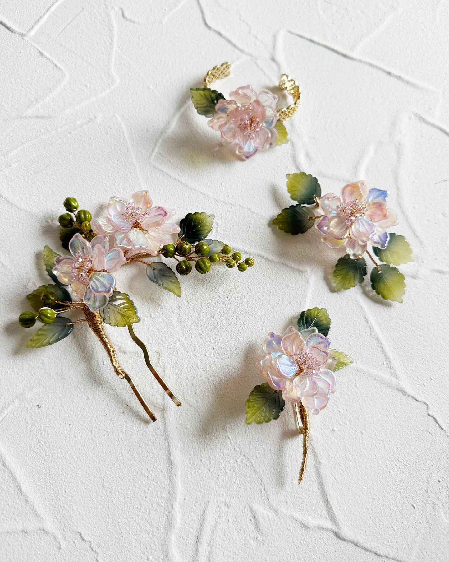The new peony everyday bangle in aurora borealis pink