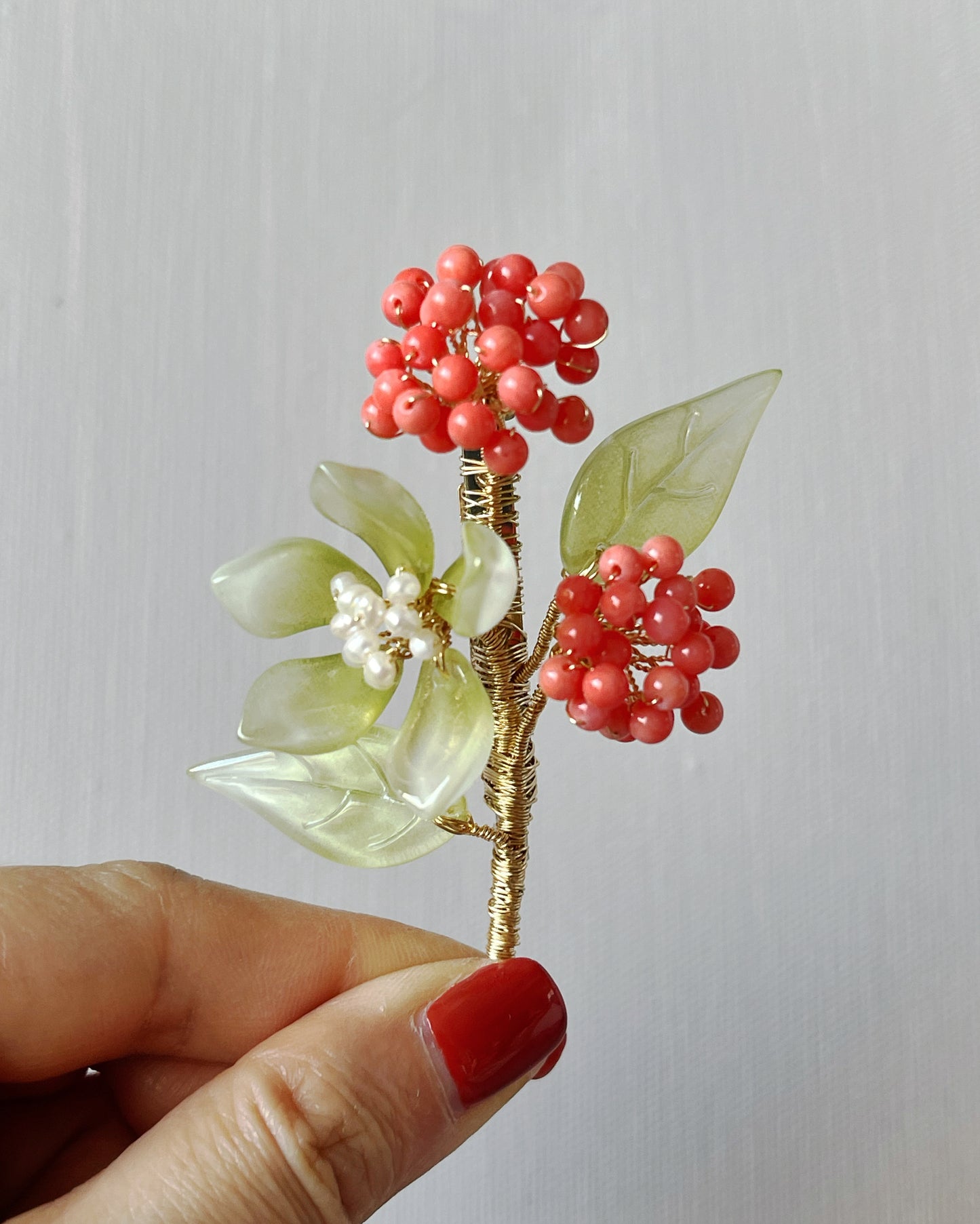 Forever green lily and hydrangeas brooch