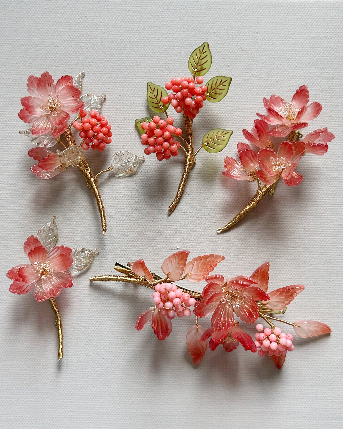 Chanson de primtemps luxurious floral brooch