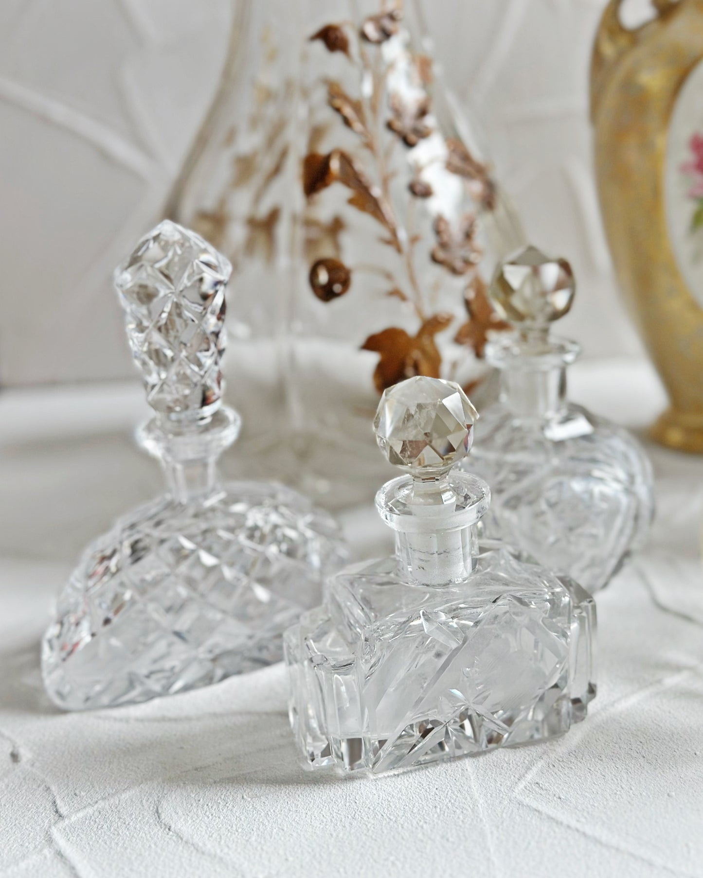 Antique Art Deco stylised flower cut glass perfume bottle