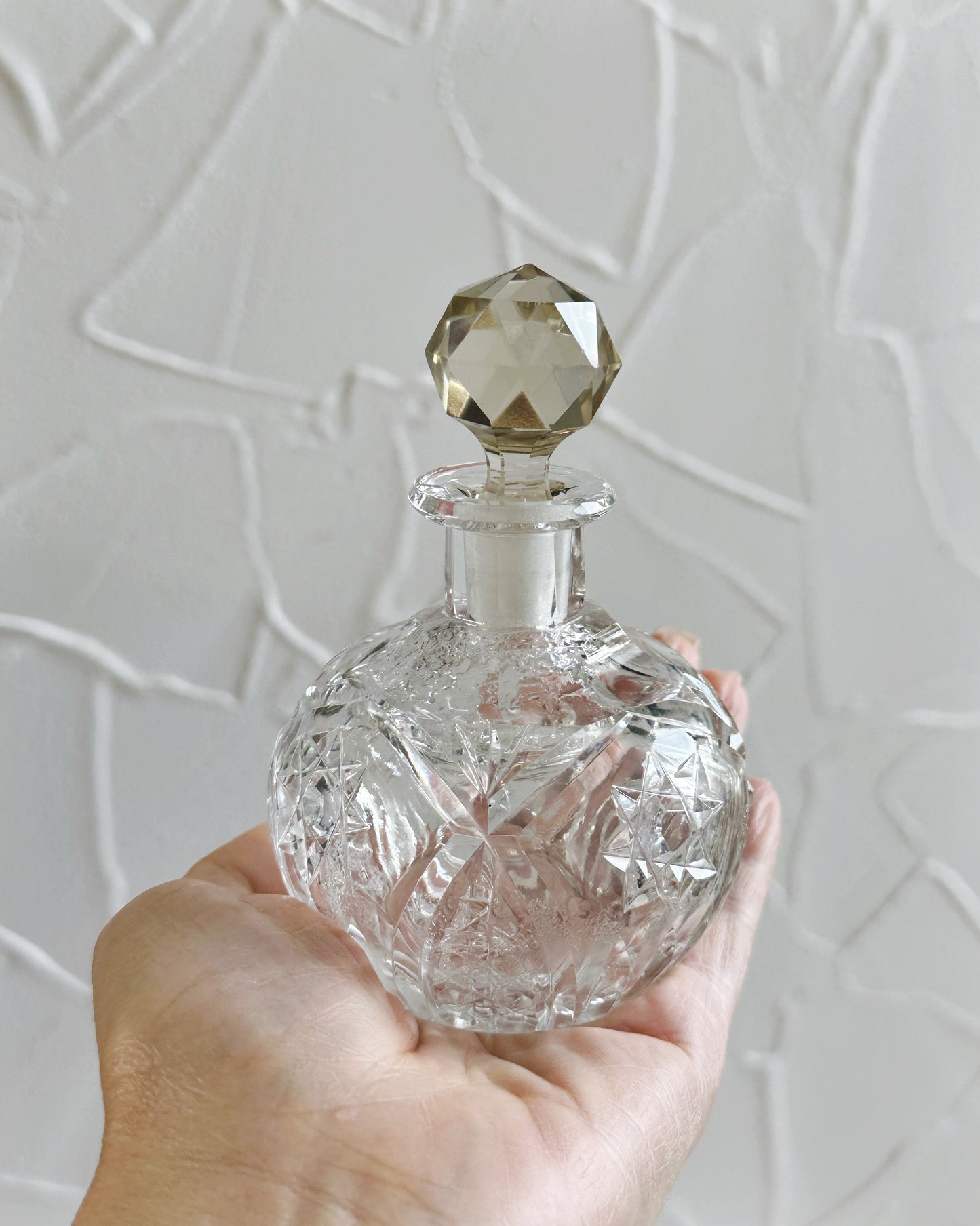 Antique Edwardian Kaheksakand cut glass perfume bottle