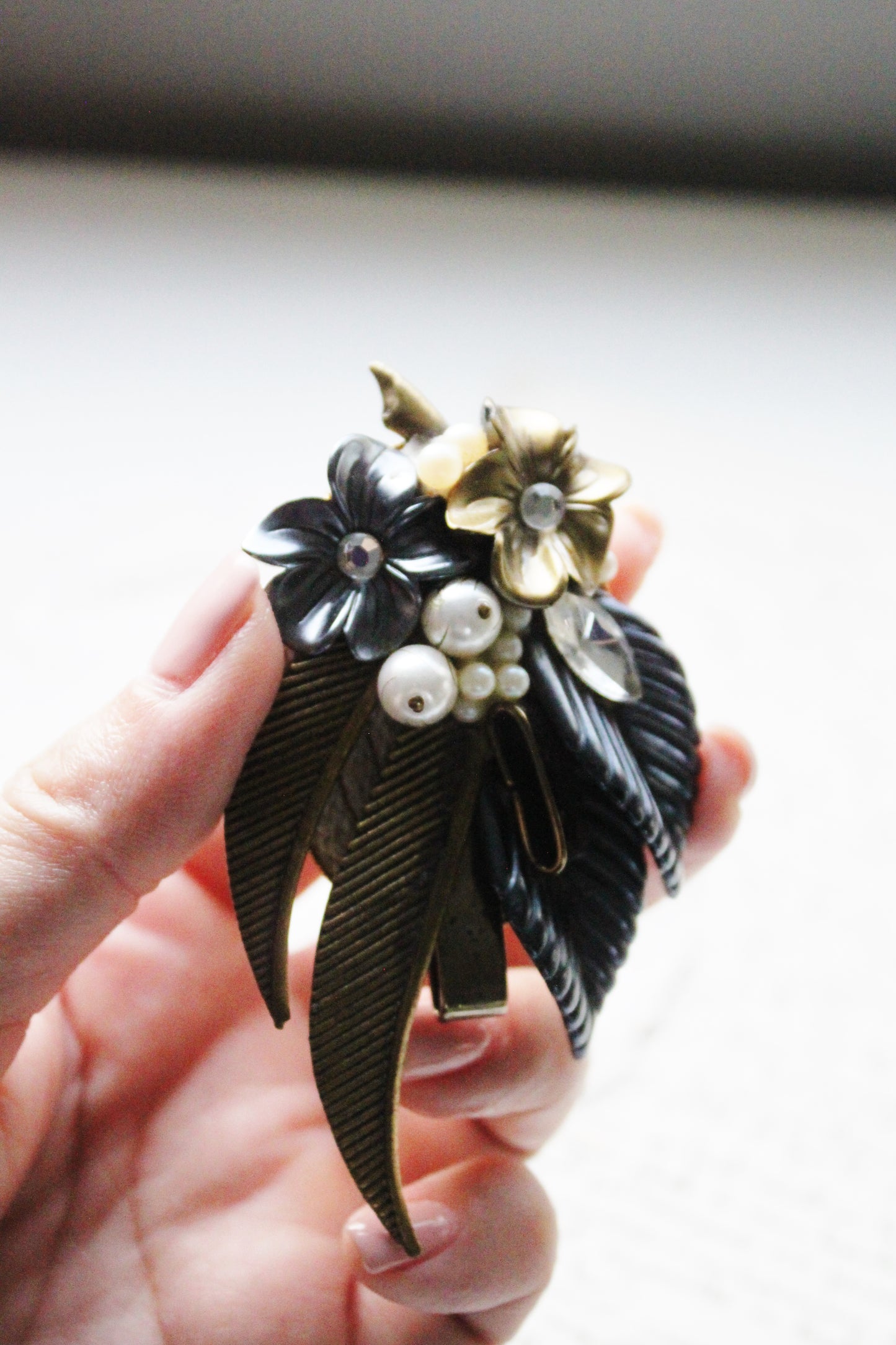 Vintage mid-century boutonniere style brooch