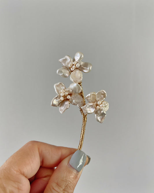 Ueno Sakura Collection: small sakura brooch