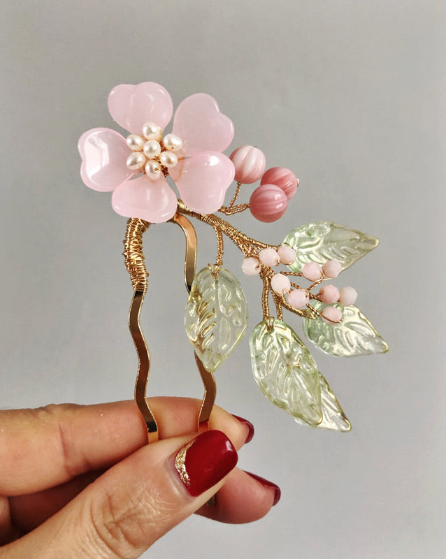 "When it rains sakura" - pink sakura hair pin in glass and freshwater pearls