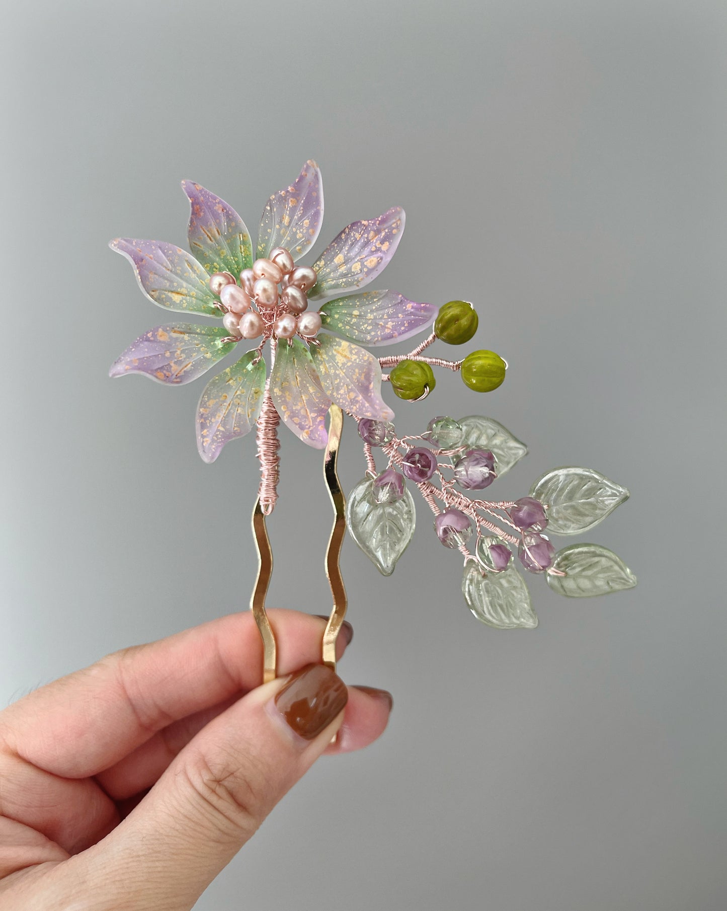 Purple dahlia luxe hairpin in glass and freshwater pearls