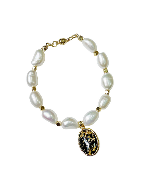 Old Hollywood glamour freshwater pearl and gold foil resin bead bracelet