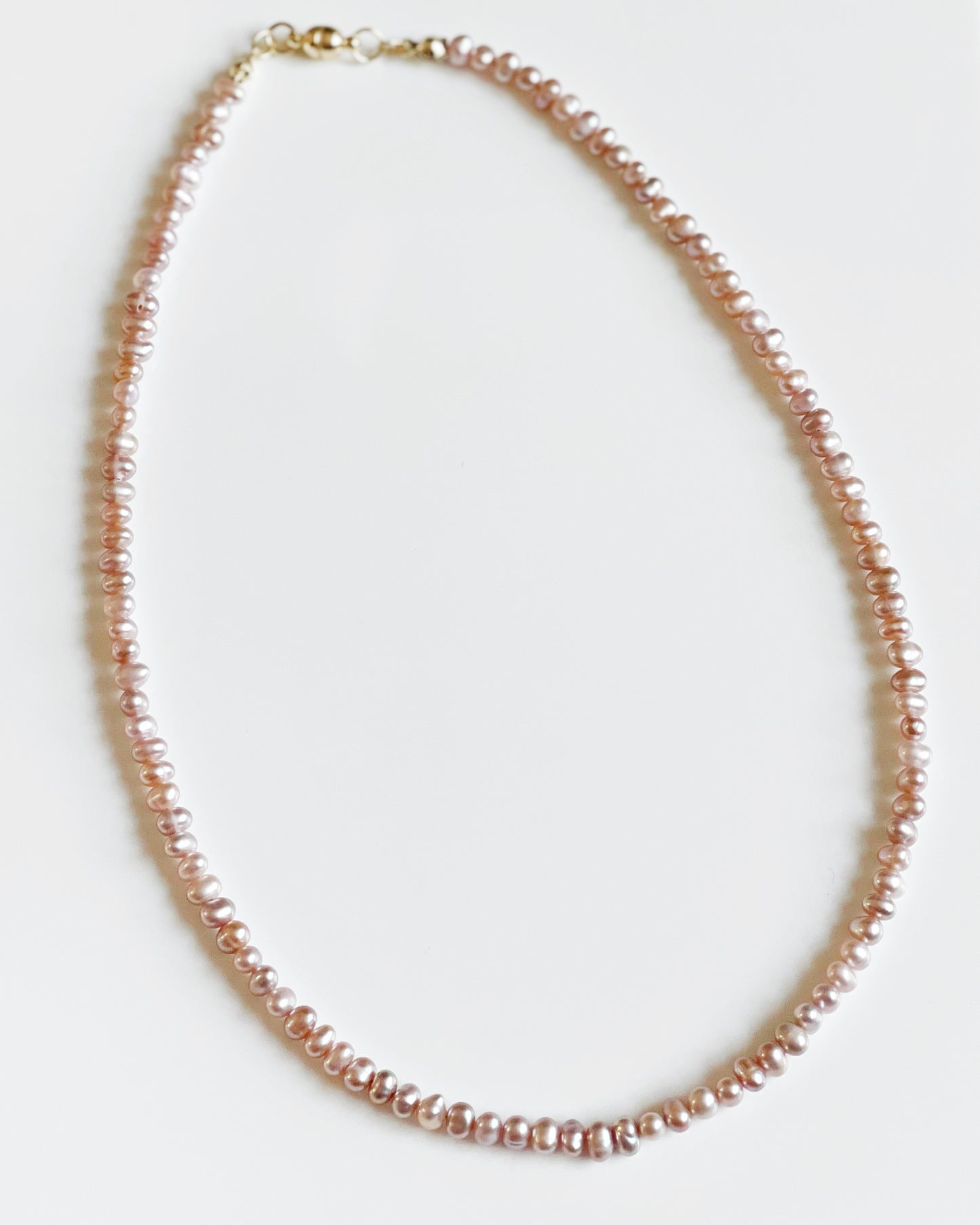Classic freshwater pearls necklace in purplish pink (small)