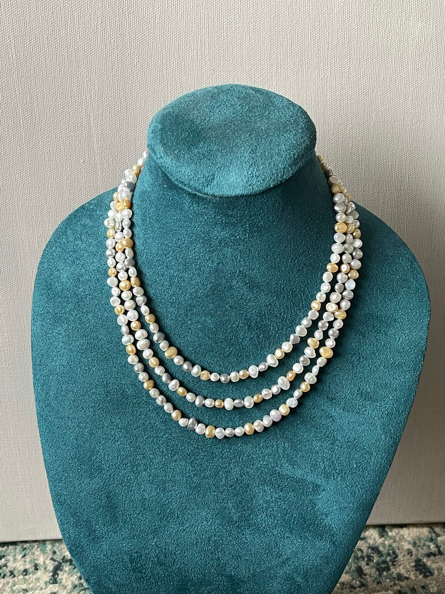 Three-strand coloured freshwater pearls necklace