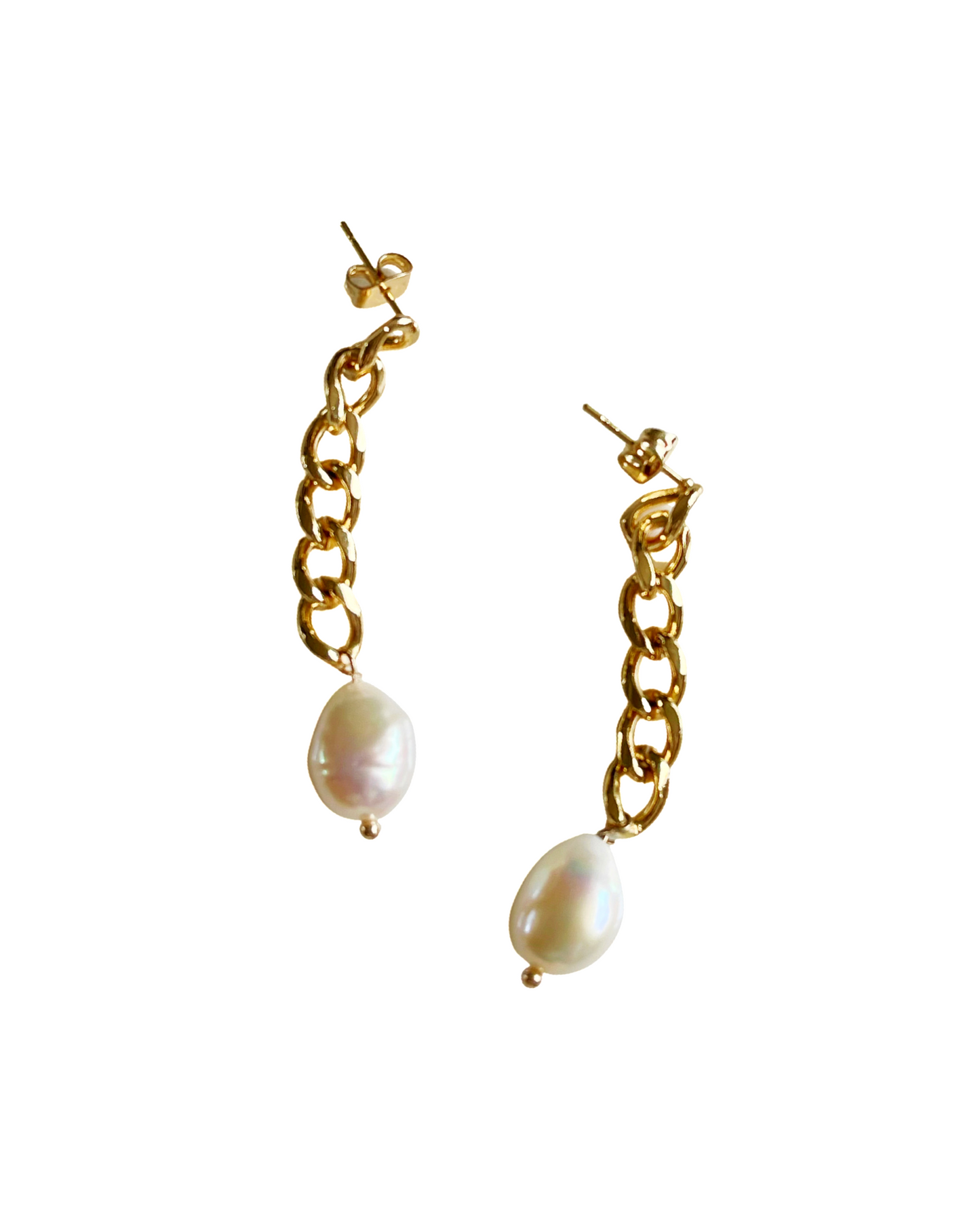 A pearl with a chain earrings