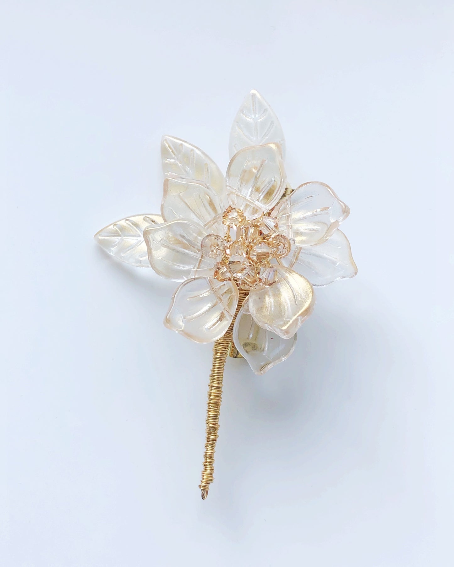 Winter warmth baby peony brooch in gold