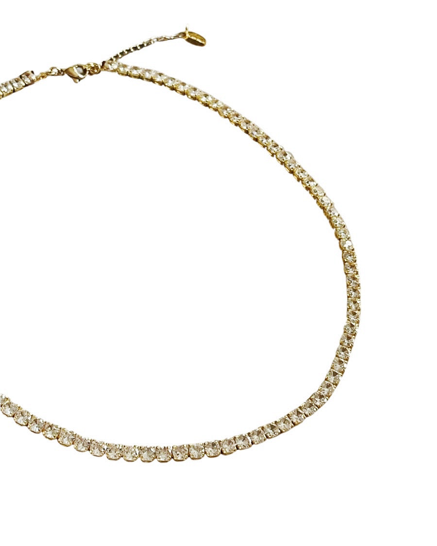 Timeless diamanté necklace