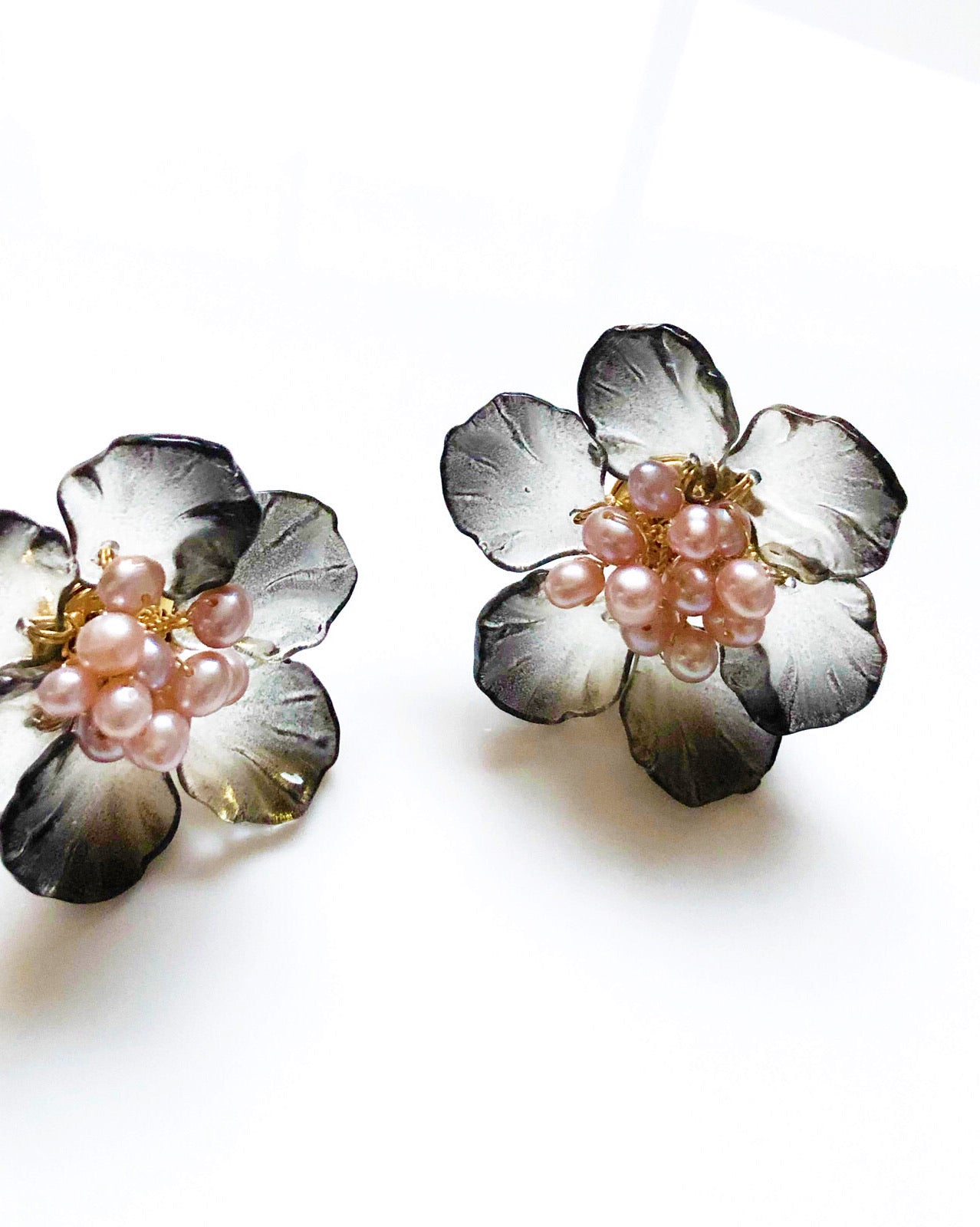 The Sisters glass and freshwater pearls floral earrings in black