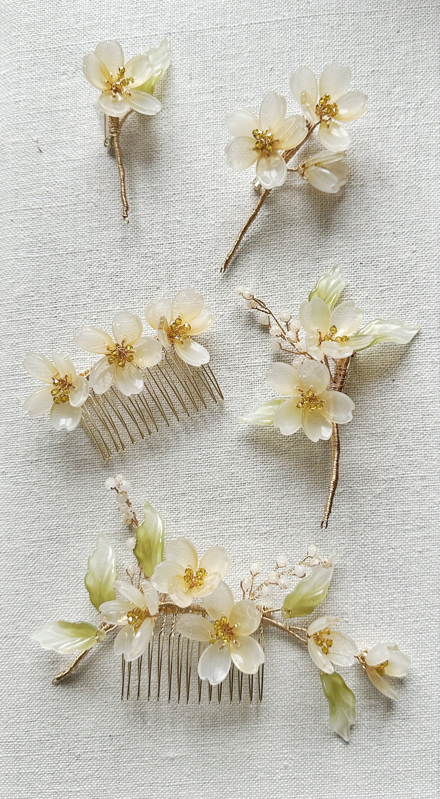 Ueno Sakura Deluxe Collection: three flowers brooch