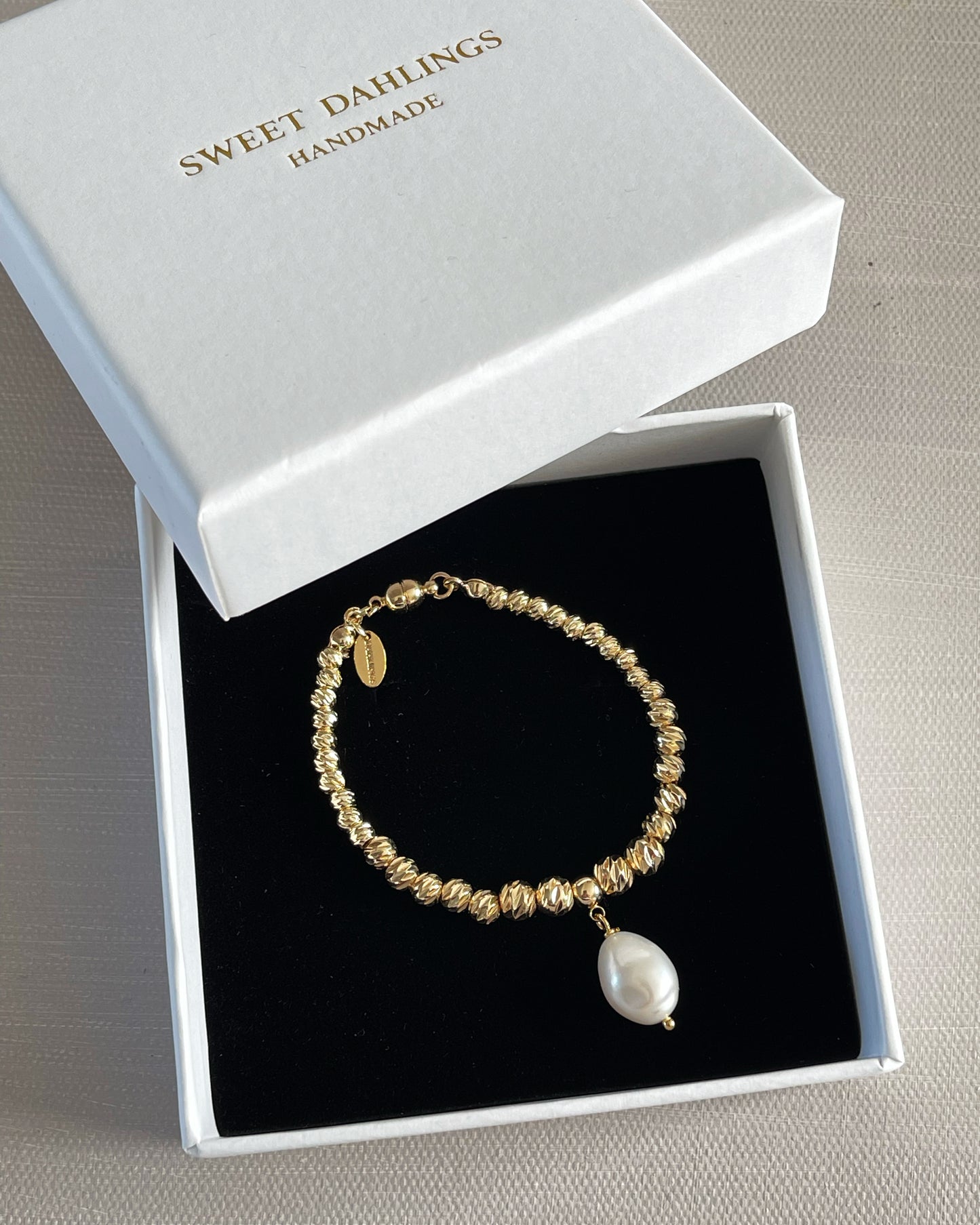 Autumn field of gold and freshwater pearl bracelet