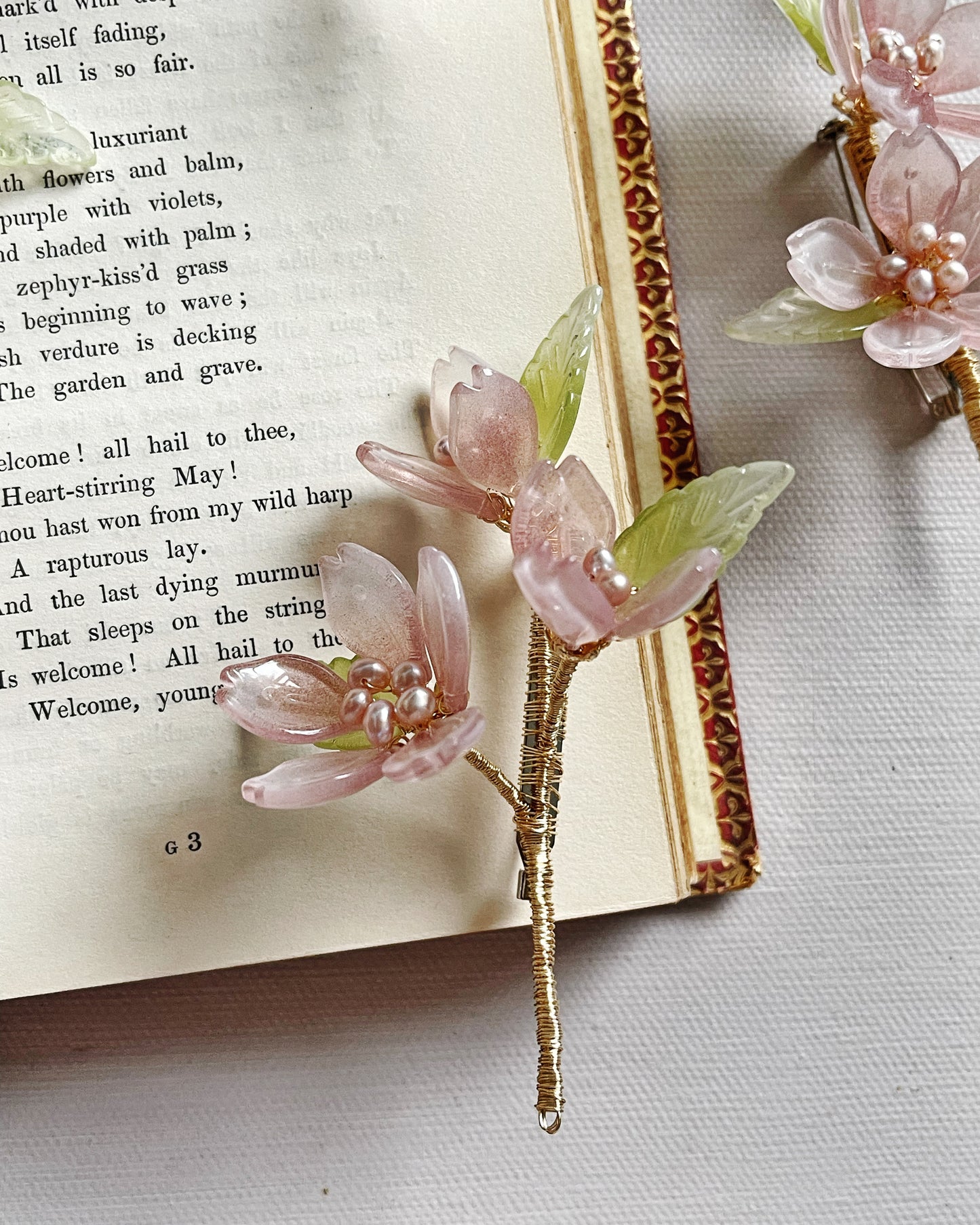 Someiyoshino sakura half opening bouquet brooch in antique pink