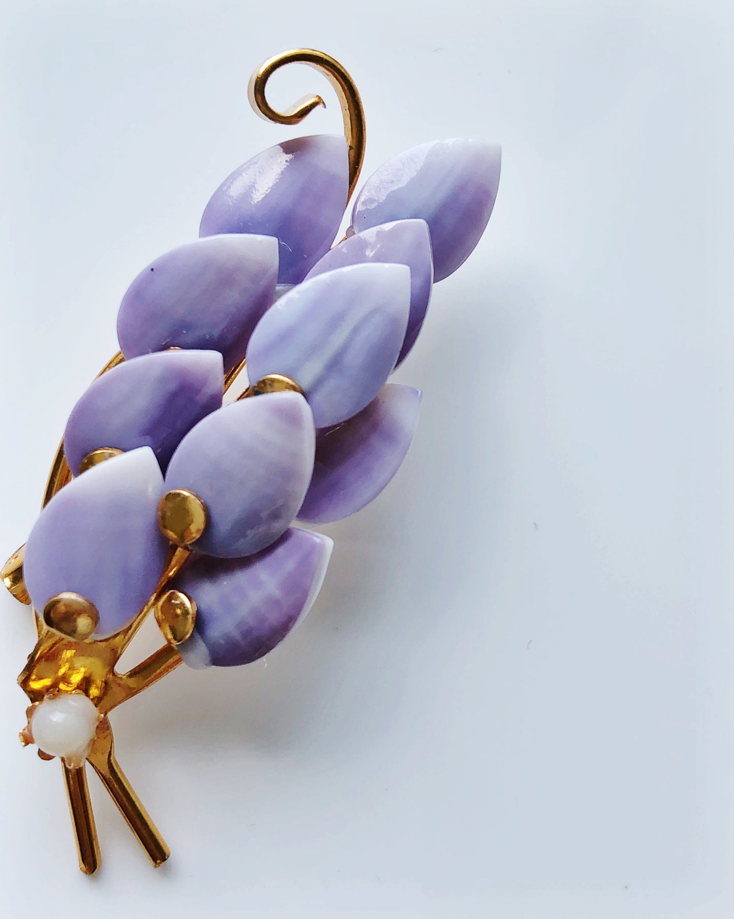 Vintage faux purple jadeite leaf motif brooch