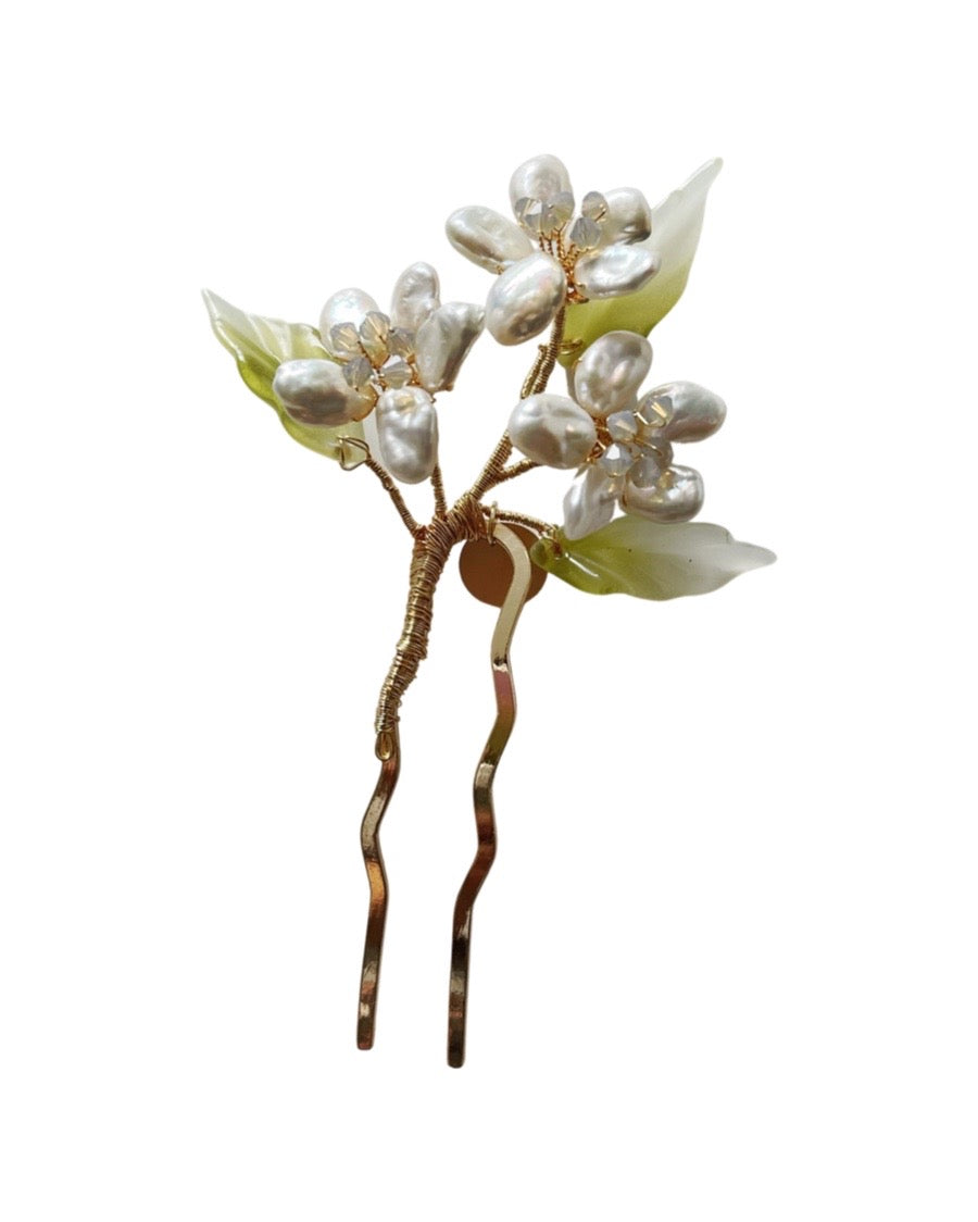 Orange blossom hair pin