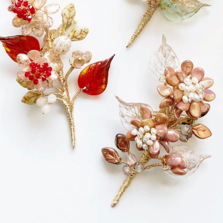 《November Palette II》Victoria’s chrysanthemum floral bouquet brooch in bronze