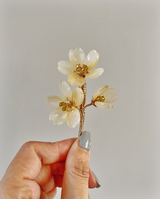 Ueno Sakura Deluxe Collection: three flowers brooch