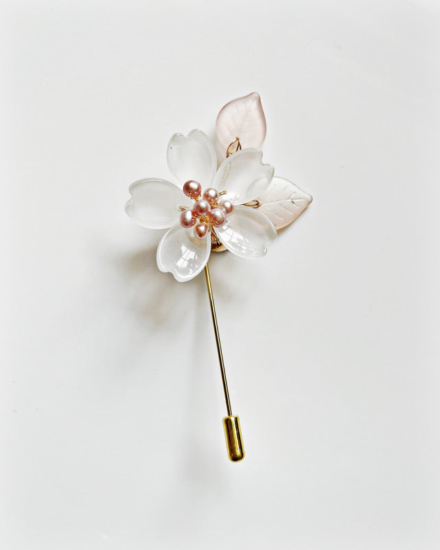 The classic sakura lapel pin