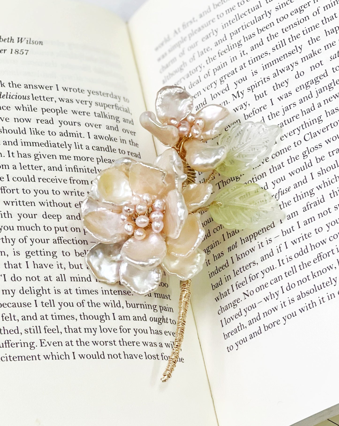 Signature peony big brooch in freshwater pearls